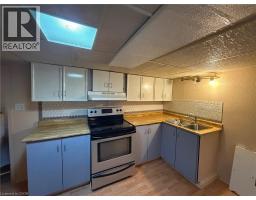 17 LYONS Avenue - 18
