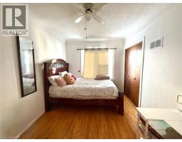 17 LYONS Avenue - 6