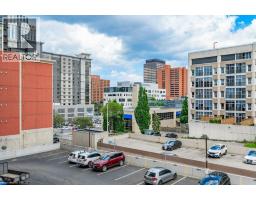67 CAROLINE Street S UnitNo. 302 (B) - 33