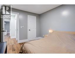 8 MOUNTSBERG Road - 11