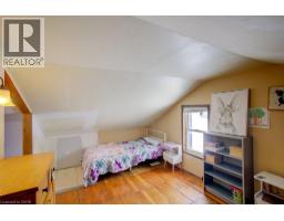 21 MAIN Street W - 17