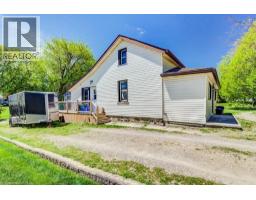 21 MAIN Street W - 34
