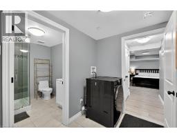 40 PARKWOOD Road - 45