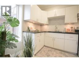 153 WELLINGTON Street N - 17