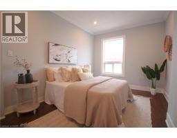 153 WELLINGTON Street N - 24