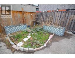 153 WELLINGTON Street N - 35