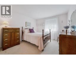 8 CRESTWOOD Drive - 18