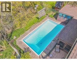 8 CRESTWOOD Drive - 39