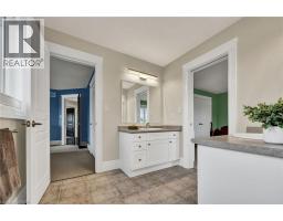 1128 MOLESWORTH Street - 28