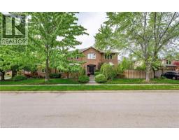 500 BLENHEIM Crescent - 2