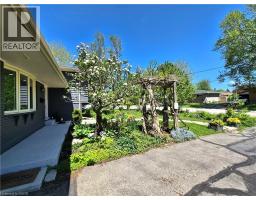 750 ELIZABETH Street E - 3