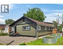 3824 ROXBOROUGH Avenue - 1