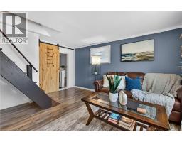 3824 ROXBOROUGH Avenue - 33