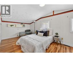 3824 ROXBOROUGH Avenue - 39
