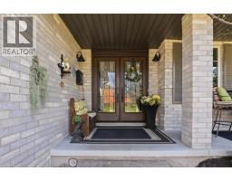 4 BREWSTER Place - 5