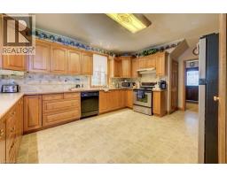 875 SAFARI Road - 11