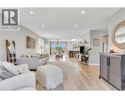 3 RUSSELL Crescent - 11