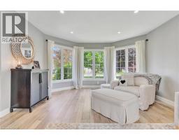 3 RUSSELL Crescent - 12