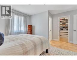 3 RUSSELL Crescent - 18