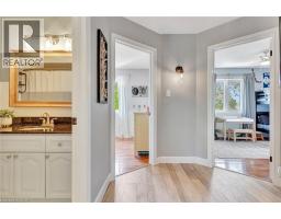 3 RUSSELL Crescent - 22