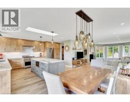 3 RUSSELL Crescent - 3