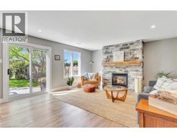 3 RUSSELL Crescent - 30