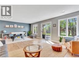 3 RUSSELL Crescent - 31