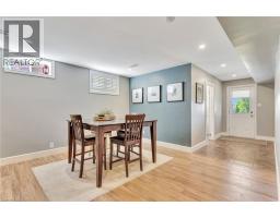 3 RUSSELL Crescent - 33