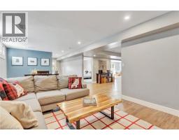 3 RUSSELL Crescent - 34