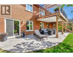 3 RUSSELL Crescent - 44
