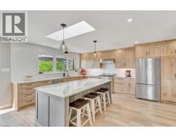 3 RUSSELL Crescent - 6