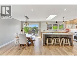 3 RUSSELL Crescent - 7