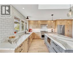 3 RUSSELL Crescent - 8