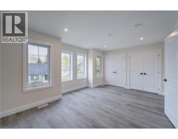 723 ELMA Street W - 17