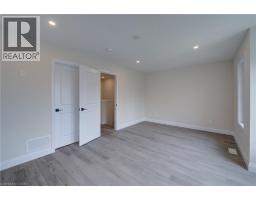723 ELMA Street W - 18