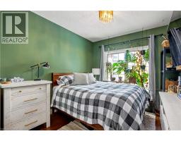 2 IRONGATE Drive - 18