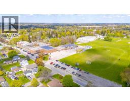 256 MONTCLAIR Crescent - 35