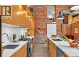 9 COBOURG Street - 16