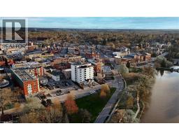 9 COBOURG Street - 49
