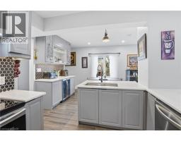 4 MANNING Street - 4