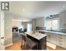 21 MAPLEWOOD Court - 12