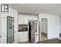 386 FAIRWAY Road - 15