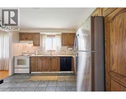 37 MOFFATT Avenue - 8