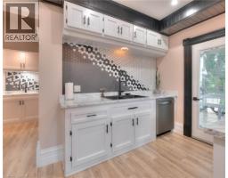 2027 VICTORIA Street - 10