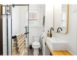 36 LOUISA Street - 10