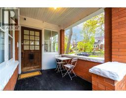 36 LOUISA Street - 3