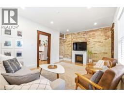 36 LOUISA Street - 8