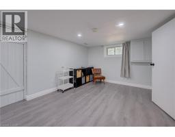 17 DANIEL Avenue - 33