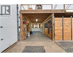 10 HUISMAN Lane - 32