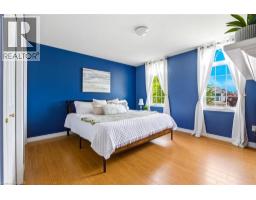 94 PORCHLIGHT Drive - 16